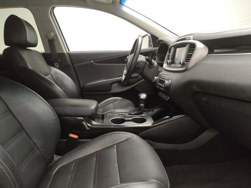 Used 2019 Kia Sorento EX image 21