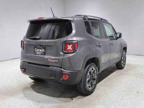 Used 2017 Jeep Renegade Trailhawk w/ Popular Equipment Group AWD/4WD image 2