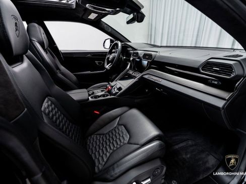 Used 2024 Lamborghini Urus S image 48