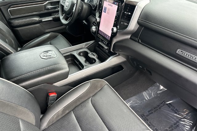 Used 2025 RAM 1500 Laramie AWD/4WD image 17