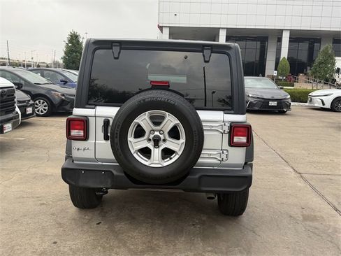 Used 2022 Jeep Wrangler Unlimited Sport image 6