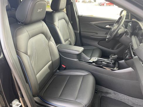 Used 2025 Buick Envista Sport Touring image 36