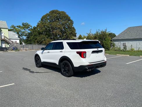 Used 2020 Ford Explorer ST w/ ST Street Pack image 8