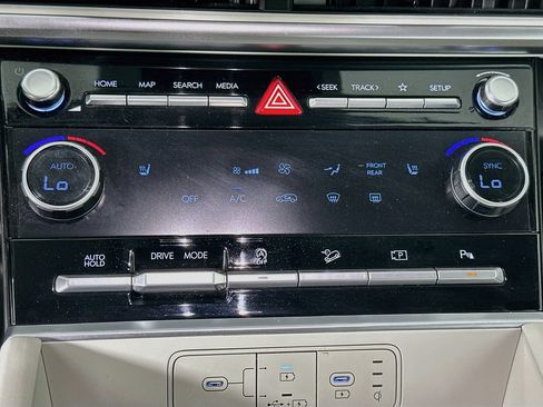 Used 2026 Hyundai Santa Fe SEL FWD image 24