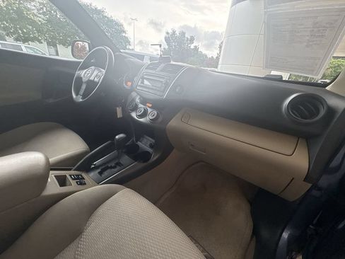 Used 2012 Toyota RAV4 FWD V6 w/ Upgrade Value Pkg image 28