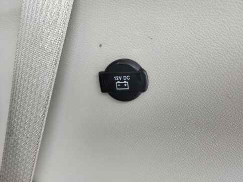 Used 2024 Chrysler Pacifica Touring-L image 29