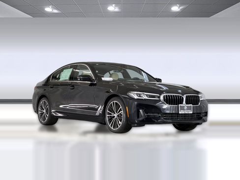 Used 2023 BMW 530i w/ Convenience Package RWD image 7
