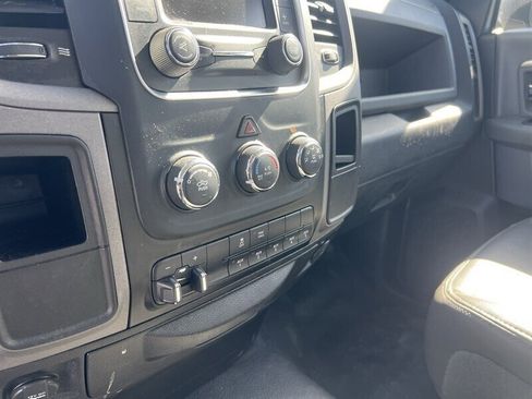 Used 2018 RAM 3500 Tradesman w/ Chrome Appearance Group RWD image 20