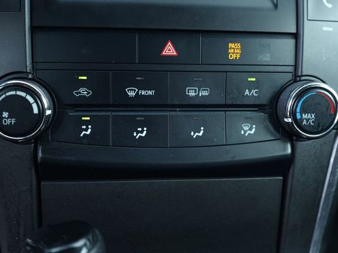 Used 2017 Toyota Camry SE image 7