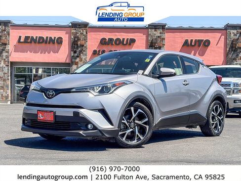 Used 2019 Toyota C-HR Limited FWD image 1