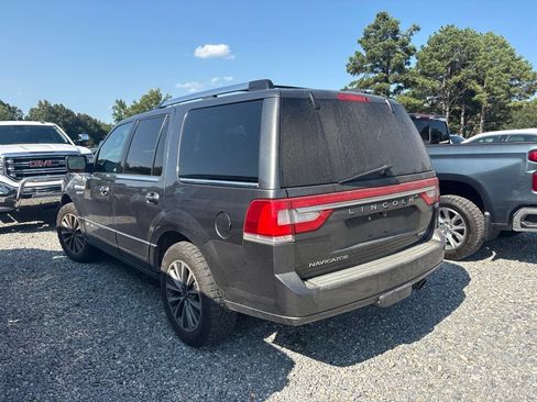 Used 2015 Lincoln Navigator 2WD image 3