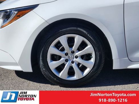 Used 2024 Toyota Corolla LE image 12