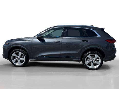 Certified 2025 Audi Q5 Premium Plus AWD/4WD image 2