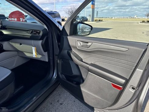 New 2025 Ford Escape Active image 12
