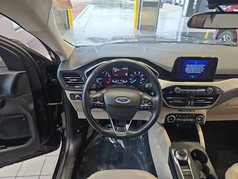 Used 2020 Ford Escape SEL image 12