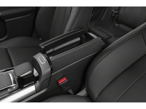 Used 2023 Mercedes-Benz GLA 250 4MATIC image 9