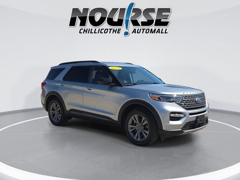 Used 2022 Ford Explorer XLT w/ Equipment Group 202A AWD/4WD image 2