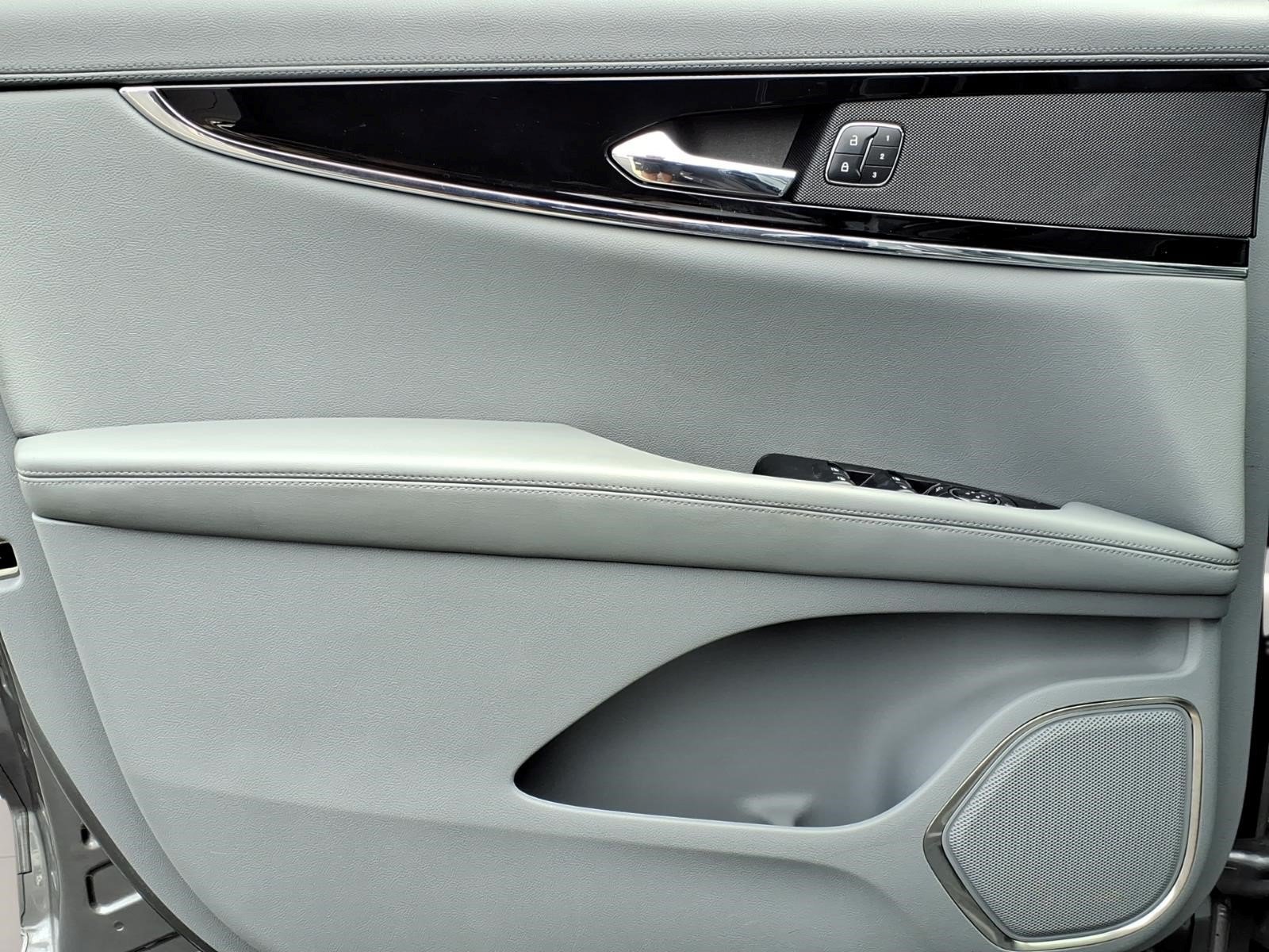 Certified 2023 Lincoln Nautilus Reserve FWD image 13