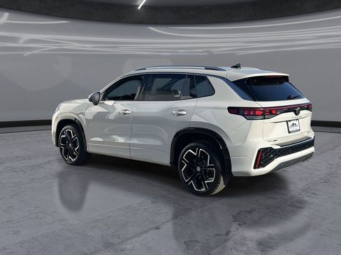 New 2026 Volkswagen Tiguan SEL R-Line AWD/4WD image 4