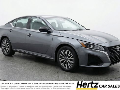 Used 2025 Nissan Altima 2.5 SV FWD image 1