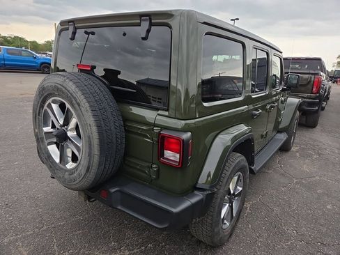 Used 2021 Jeep Wrangler Unlimited Sahara w/ Dual Top Group AWD/4WD image 4