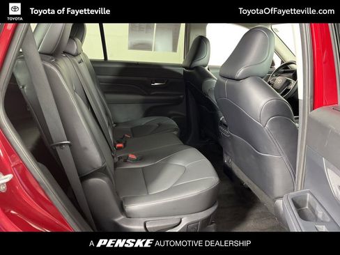 Certified 2024 Toyota Grand Highlander XLE image 7