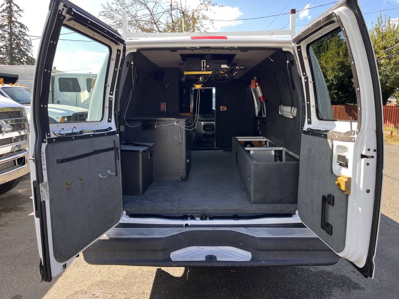 Used 2003 Ford E-350 and Econoline 350 Extended Super Duty RWD image 15