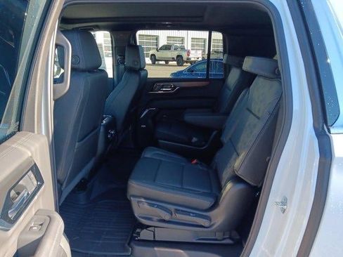 New 2026 GMC Yukon XL Denali w/ Sun & Power Step Package AWD/4WD image 24