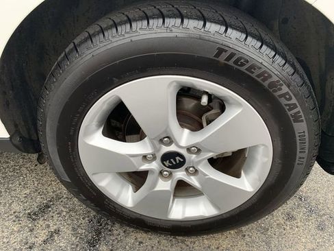 Used 2019 Kia Soul image 31