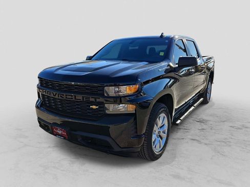 Used 2020 Chevrolet Silverado 1500 Custom w/ Custom Value Package image 1