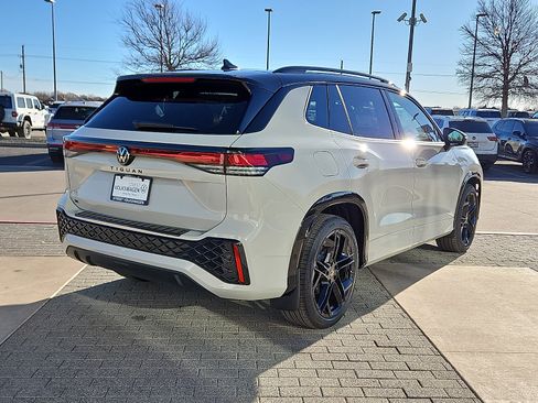 New 2026 Volkswagen Tiguan SE R-Line image 4