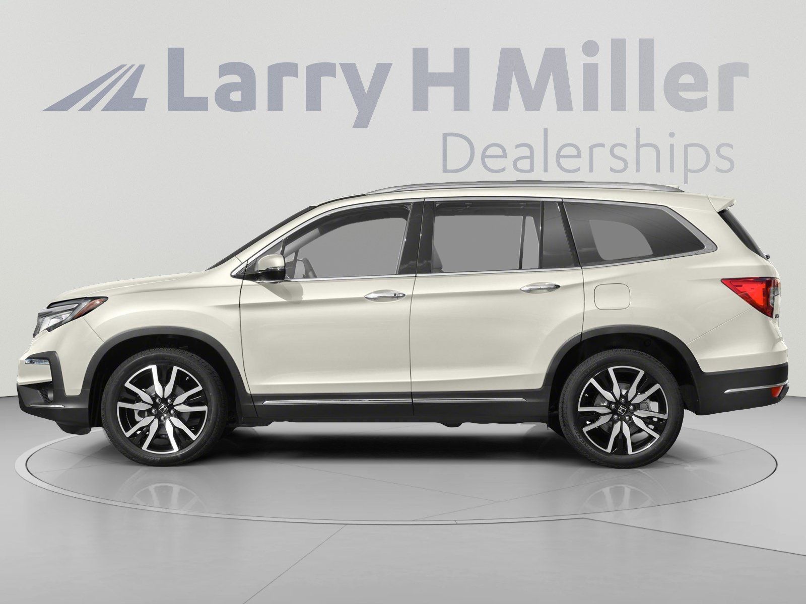 Used 2019 Honda Pilot Touring image 3