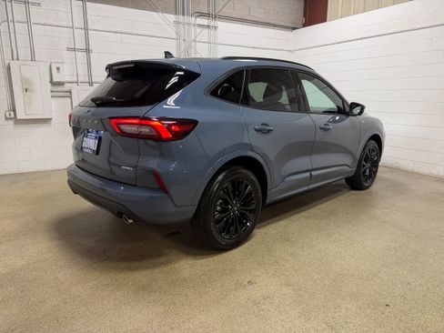 Certified 2025 Ford Escape ST-Line Elite w/ Premium Technology Package AWD/4WD image 9