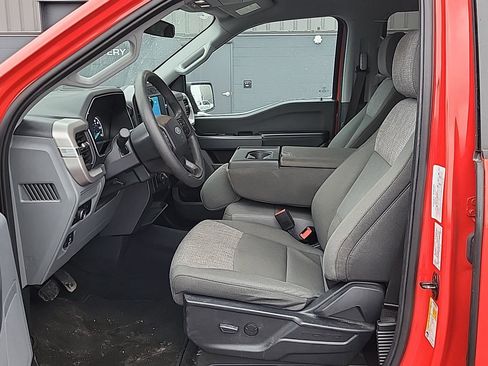 Used 2023 Ford F150 XLT image 8