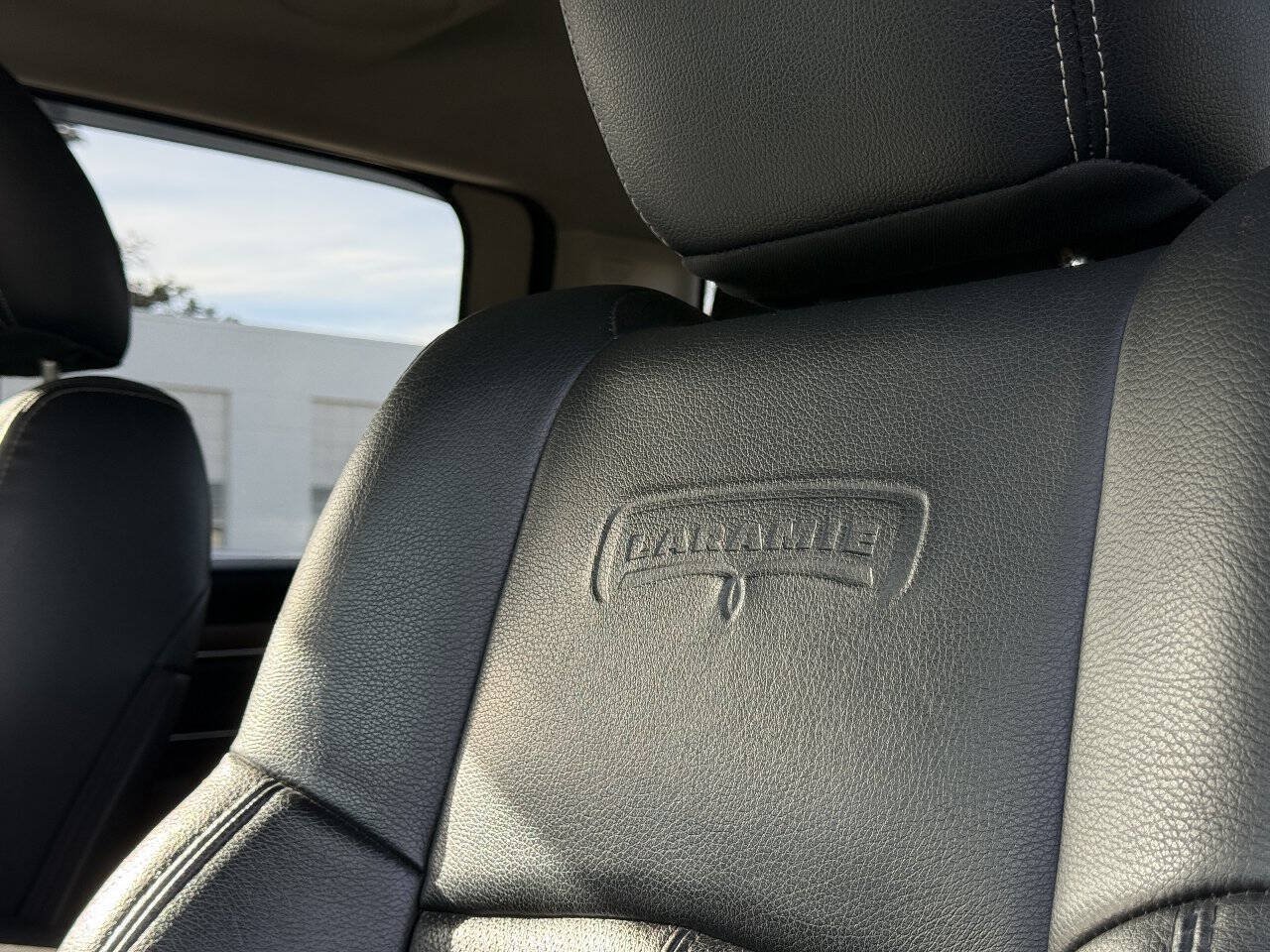 Used 2018 RAM 1500 Laramie AWD/4WD image 17