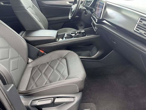 Used 2025 Volkswagen Atlas Cross Sport SE FWD image 22