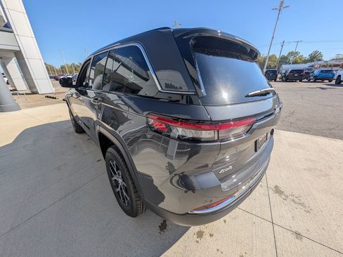 New 2025 Jeep Grand Cherokee Limited image 6