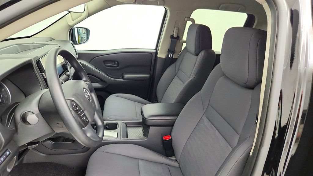 Used 2025 Nissan Frontier S AWD/4WD image 17