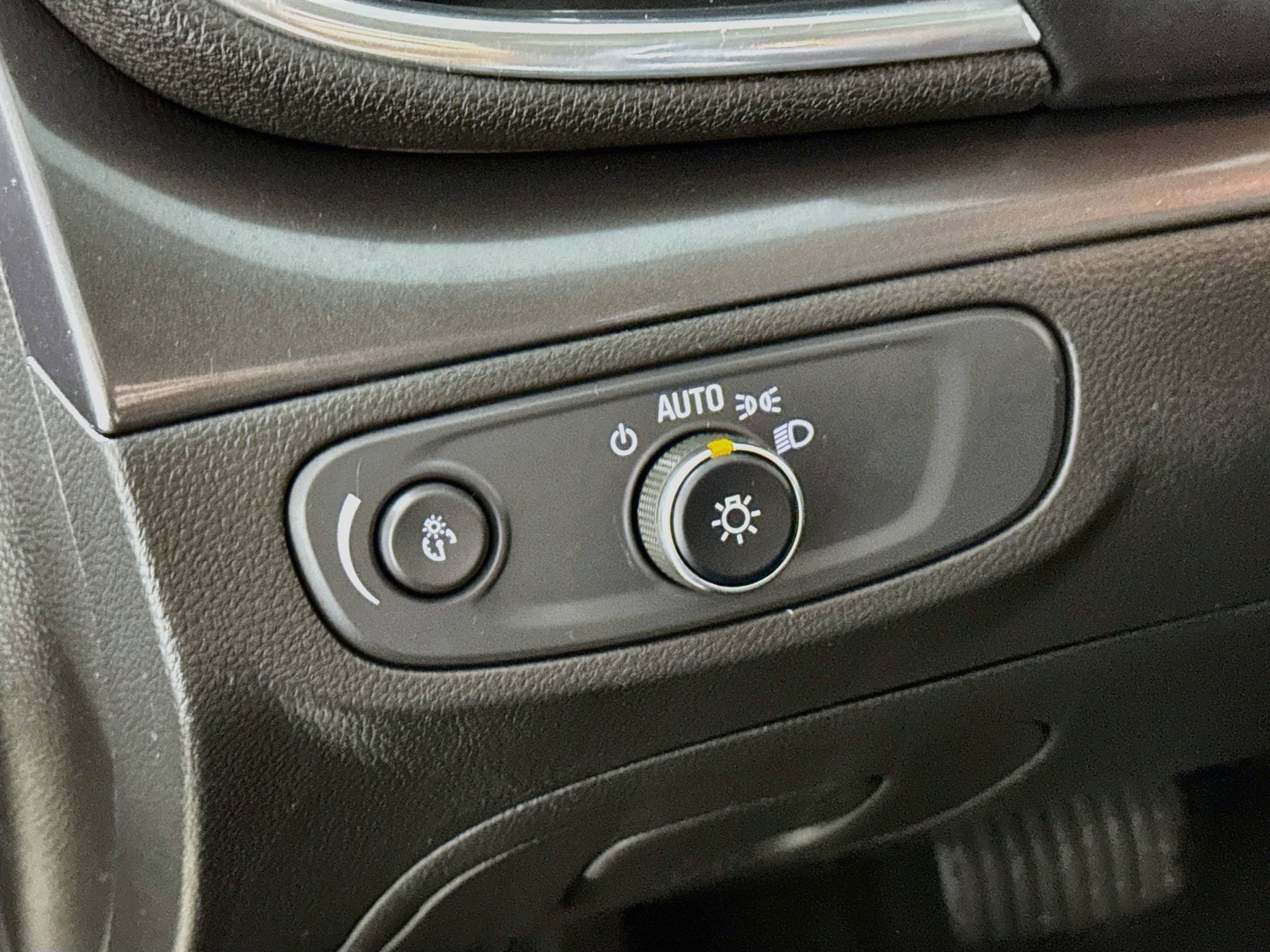 Used 2019 Buick Encore Preferred w/ Safety Package AWD/4WD image 12