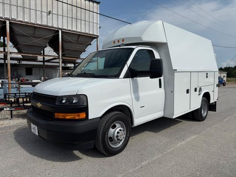 Used 2021 Chevrolet Express 3500 w/ Power Convenience Package RWD image 1
