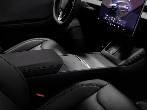 Used 2025 Tesla Model 3 Long Range image 25