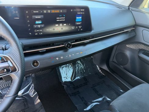 Certified 2025 Nissan Ariya FWD image 23