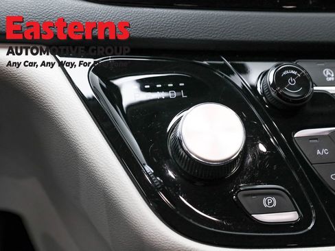 Used 2023 Chrysler Voyager LX image 13