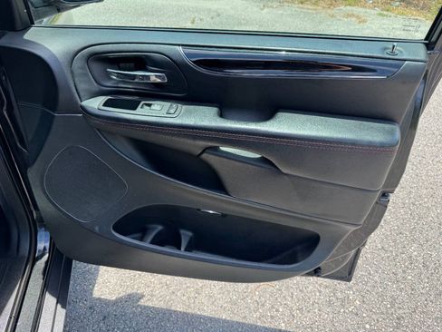 Used 2018 Dodge Grand Caravan GT FWD image 45