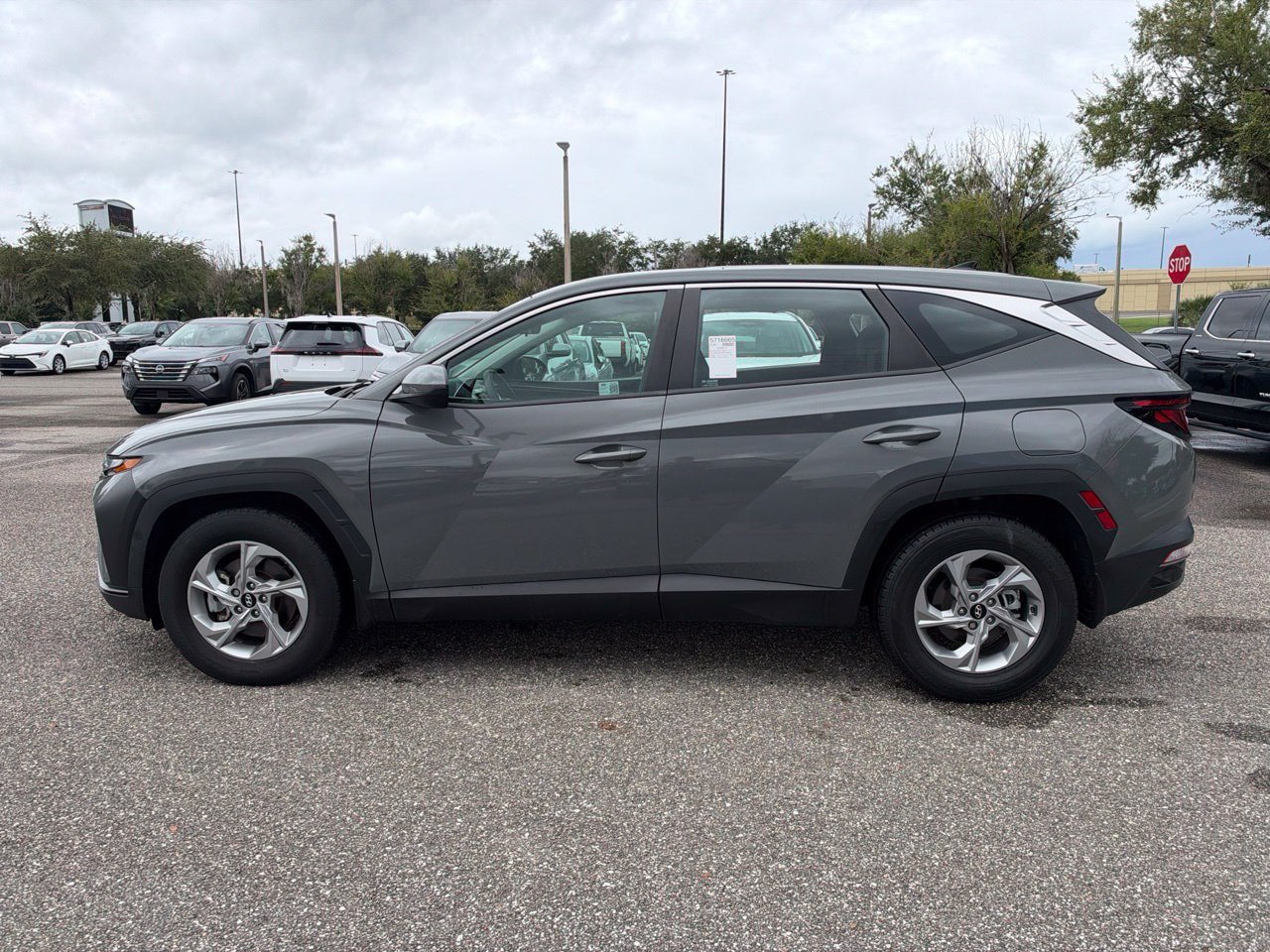 Used 2024 Hyundai Tucson SE FWD image 2