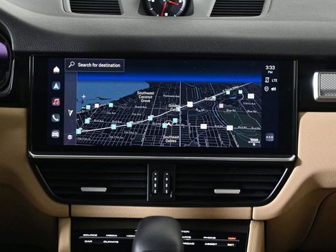 Used 2023 Porsche Cayenne Platinum Edition image 16