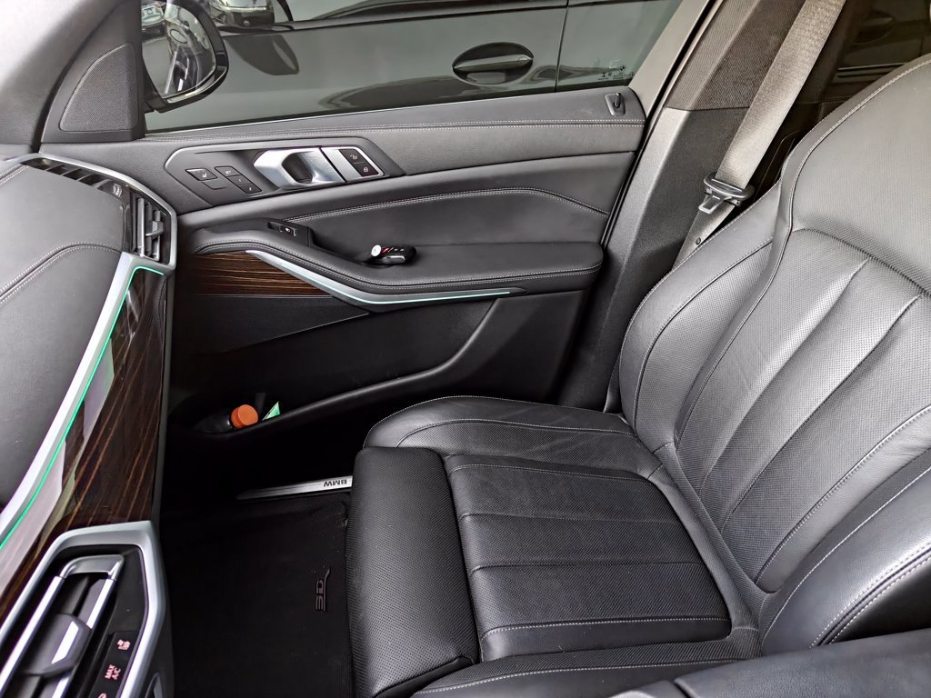 Used 2021 BMW X5 sDrive40i w/ Executive Package 2 RWD image 12