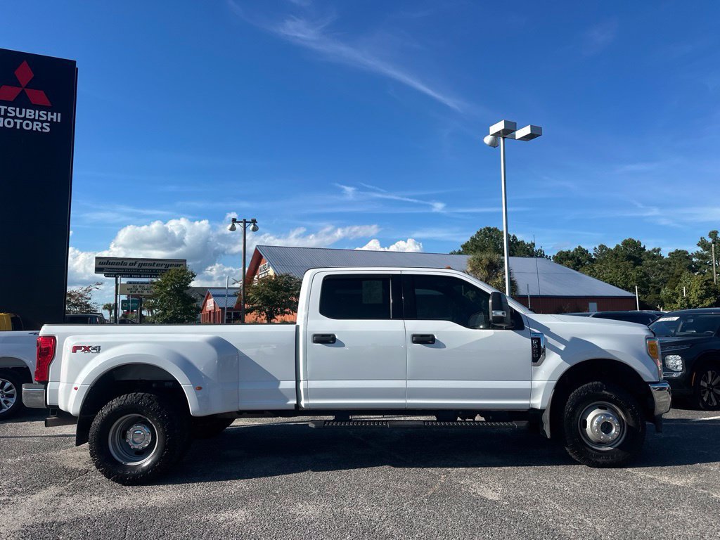 Used 2017 Ford F350 XLT w/ FX4 Off-Road Package AWD/4WD image 2