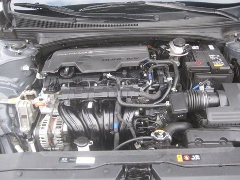 Used 2024 Hyundai Elantra SEL FWD image 12