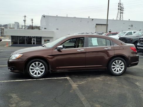 Used 2013 Chrysler 200 Limited w/ Sun/Sound Group image 2